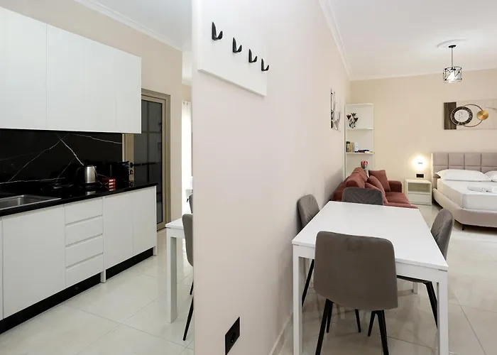 Saliasi Hotel&apartament 아파트호텔