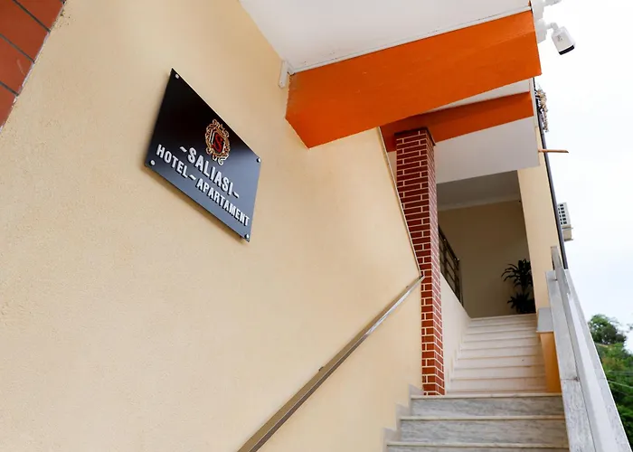 아파트호텔 Saliasi Hotel&apartament *