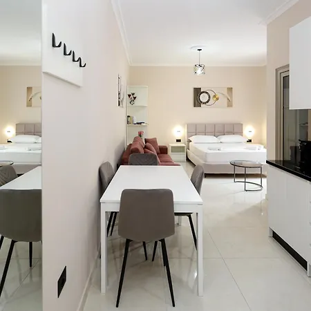 Ξενοδοχείο με διαμερίσματα Saliasi Hotel&apartament Polican (Berat)