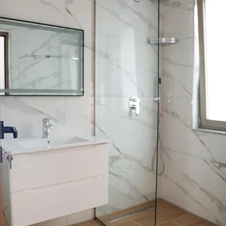 شقة فندقية Saliasi Hotel&apartament Polican (Berat)