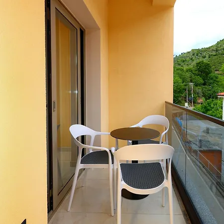 Saliasi Hotel&apartament شقة فندقية *