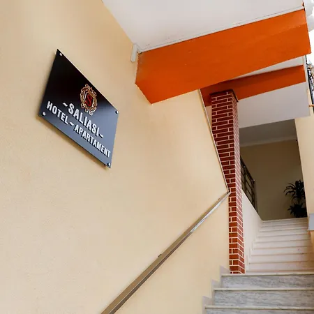 Ξενοδοχείο με διαμερίσματα Saliasi Hotel&apartament *