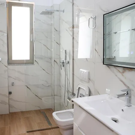 شقة فندقية Saliasi Hotel&apartament Polican (Berat)